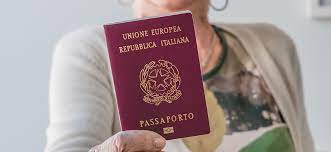 Beneficios y Desafíos de Obtener el Pasaporte Italiano